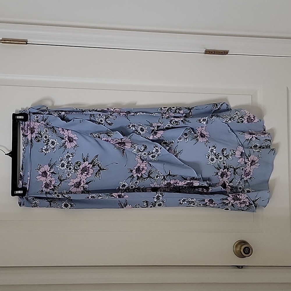Charlotte Russe Size M Wedgewood Blue with Floral Pattern Wrap Skirt Gently Used